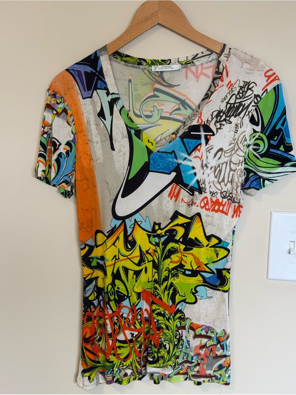 Versace Collection Graffiti Print V-Neck Top – Italian Size 46 / US 10
Versace M